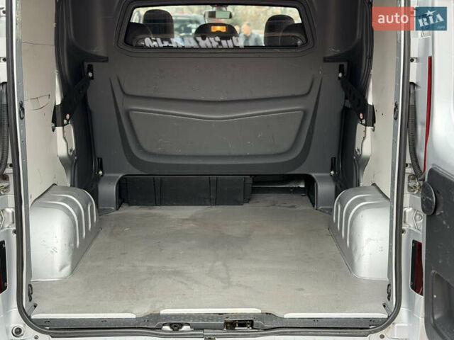 Сірий Опель Віваро, об'ємом двигуна 1.6 л та пробігом 190 тис. км за 15300 $, фото 35 на Automoto.ua