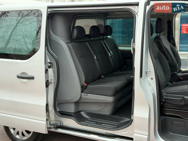 Сірий Опель Віваро, об'ємом двигуна 1.6 л та пробігом 190 тис. км за 15300 $, фото 27 на Automoto.ua