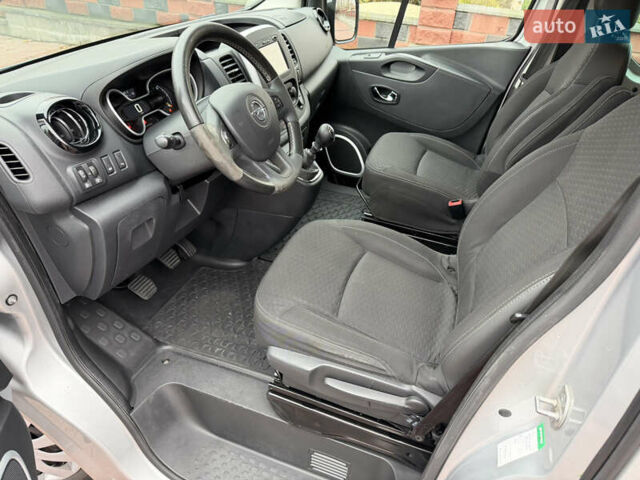 Сірий Опель Віваро, об'ємом двигуна 1.6 л та пробігом 190 тис. км за 15300 $, фото 58 на Automoto.ua