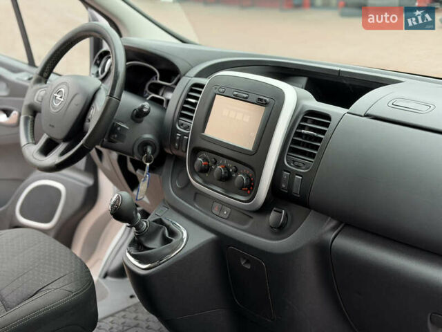 Сірий Опель Віваро, об'ємом двигуна 1.6 л та пробігом 190 тис. км за 15300 $, фото 22 на Automoto.ua