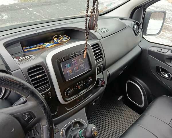 Сірий Опель Віваро, об'ємом двигуна 1.6 л та пробігом 245 тис. км за 14999 $, фото 53 на Automoto.ua