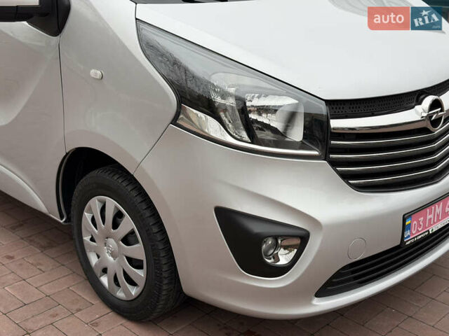 Сірий Опель Віваро, об'ємом двигуна 1.6 л та пробігом 190 тис. км за 15300 $, фото 12 на Automoto.ua