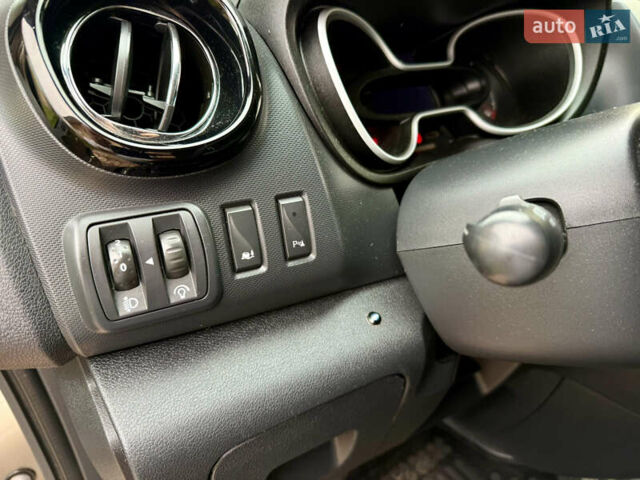 Серый Опель Виваро, объемом двигателя 1.6 л и пробегом 163 тыс. км за 15200 $, фото 3 на Automoto.ua