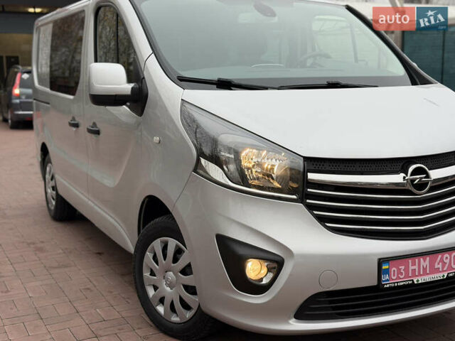 Сірий Опель Віваро, об'ємом двигуна 1.6 л та пробігом 190 тис. км за 15300 $, фото 55 на Automoto.ua