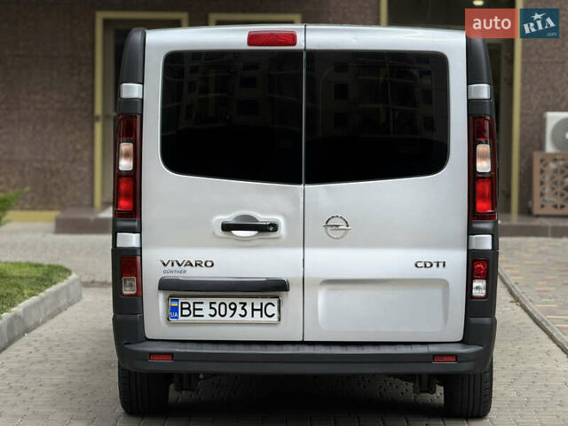 Серый Опель Виваро, объемом двигателя 1.6 л и пробегом 180 тыс. км за 13900 $, фото 12 на Automoto.ua