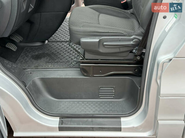 Сірий Опель Віваро, об'ємом двигуна 1.6 л та пробігом 190 тис. км за 15300 $, фото 17 на Automoto.ua