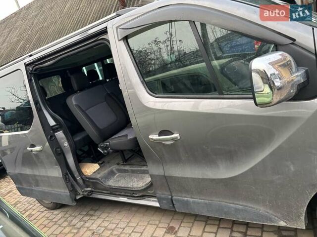 Серый Опель Виваро, объемом двигателя 1.6 л и пробегом 290 тыс. км за 14000 $, фото 2 на Automoto.ua