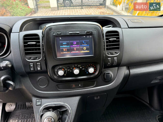 Серый Опель Виваро, объемом двигателя 1.6 л и пробегом 163 тыс. км за 15200 $, фото 4 на Automoto.ua