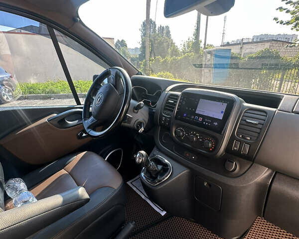 Серый Опель Виваро, объемом двигателя 1.6 л и пробегом 219 тыс. км за 17999 $, фото 21 на Automoto.ua