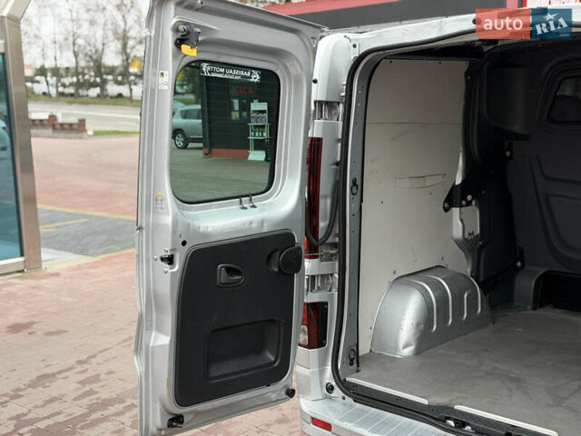 Сірий Опель Віваро, об'ємом двигуна 1.6 л та пробігом 190 тис. км за 15300 $, фото 32 на Automoto.ua