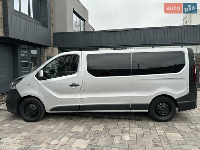 Серый Опель Виваро, объемом двигателя 1.6 л и пробегом 252 тыс. км за 10000 $, фото 3 на Automoto.ua