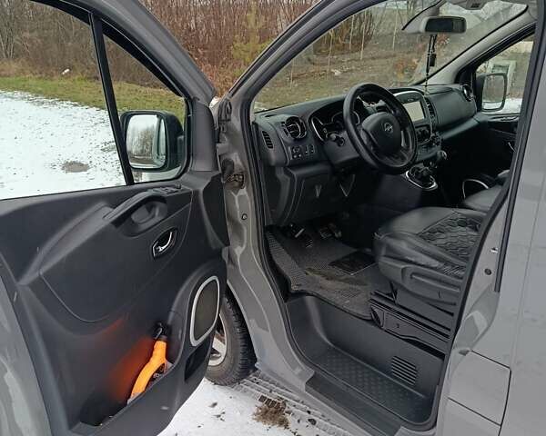 Сірий Опель Віваро, об'ємом двигуна 1.6 л та пробігом 245 тис. км за 14999 $, фото 17 на Automoto.ua