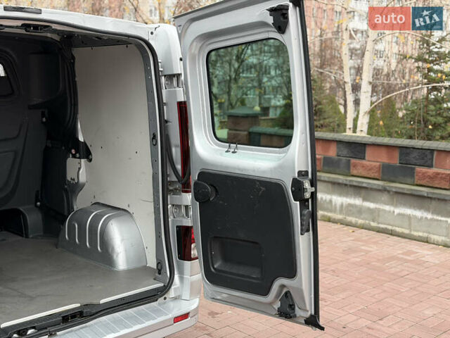 Сірий Опель Віваро, об'ємом двигуна 1.6 л та пробігом 190 тис. км за 15300 $, фото 33 на Automoto.ua