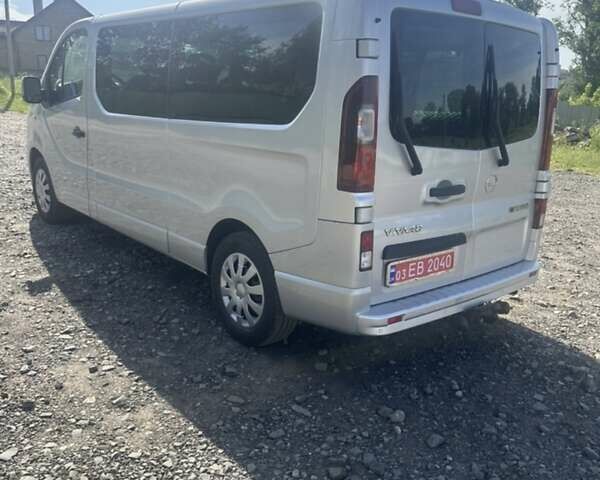 Серый Опель Виваро, объемом двигателя 1.6 л и пробегом 141 тыс. км за 17600 $, фото 3 на Automoto.ua