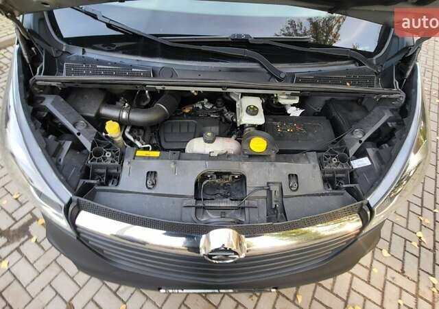 Серый Опель Виваро, объемом двигателя 1.6 л и пробегом 310 тыс. км за 15900 $, фото 43 на Automoto.ua