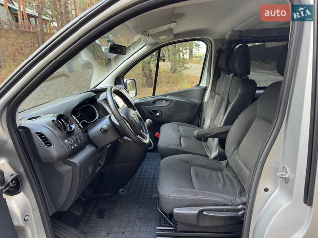 Серый Опель Виваро, объемом двигателя 1.6 л и пробегом 235 тыс. км за 15500 $, фото 15 на Automoto.ua