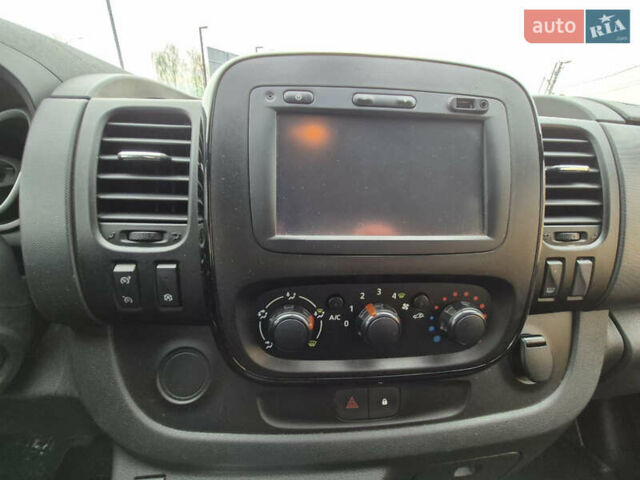 Серый Опель Виваро, объемом двигателя 1.6 л и пробегом 239 тыс. км за 12999 $, фото 14 на Automoto.ua