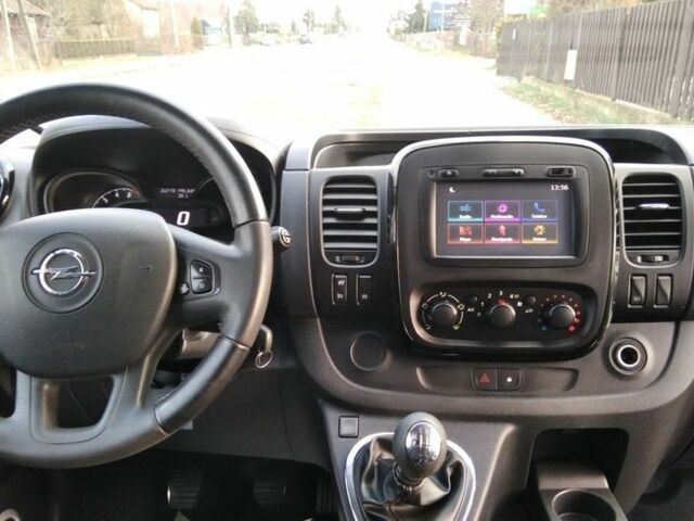 Сірий Опель Віваро, об'ємом двигуна 1.6 л та пробігом 227 тис. км за 10000 $, фото 13 на Automoto.ua