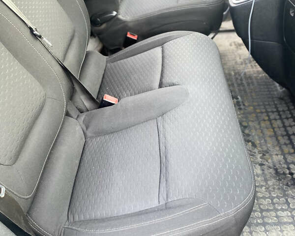 Серый Опель Виваро, объемом двигателя 1.6 л и пробегом 210 тыс. км за 15000 $, фото 18 на Automoto.ua