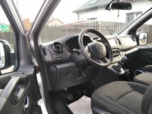 Сірий Опель Віваро, об'ємом двигуна 1.6 л та пробігом 227 тис. км за 10000 $, фото 8 на Automoto.ua