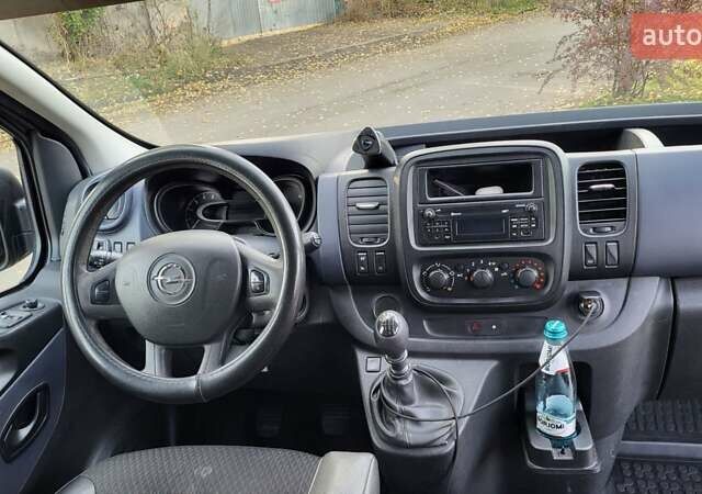 Серый Опель Виваро, объемом двигателя 1.6 л и пробегом 310 тыс. км за 15900 $, фото 20 на Automoto.ua