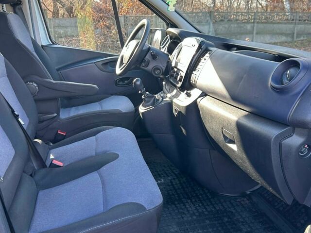 Серый Опель Виваро, объемом двигателя 1.6 л и пробегом 200 тыс. км за 9700 $, фото 9 на Automoto.ua