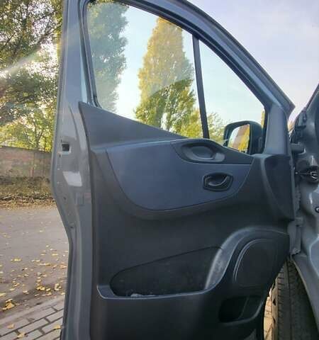 Серый Опель Виваро, объемом двигателя 1.6 л и пробегом 310 тыс. км за 15900 $, фото 36 на Automoto.ua