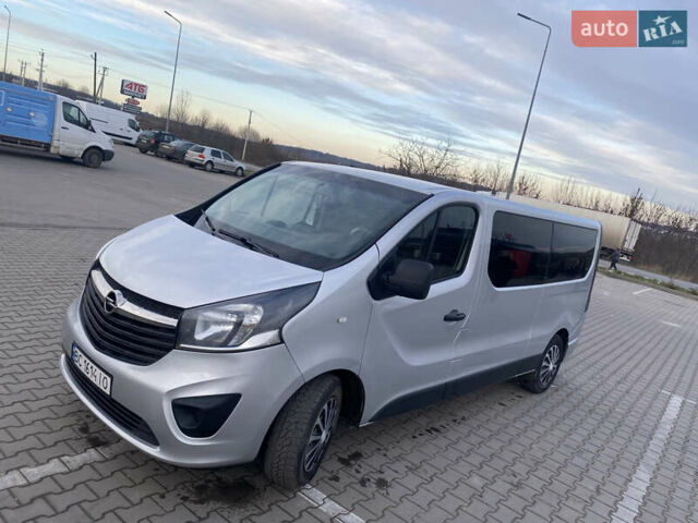 Серый Опель Виваро, объемом двигателя 1.6 л и пробегом 210 тыс. км за 15000 $, фото 9 на Automoto.ua