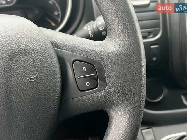 Серый Опель Виваро, объемом двигателя 1.6 л и пробегом 89 тыс. км за 12400 $, фото 3 на Automoto.ua