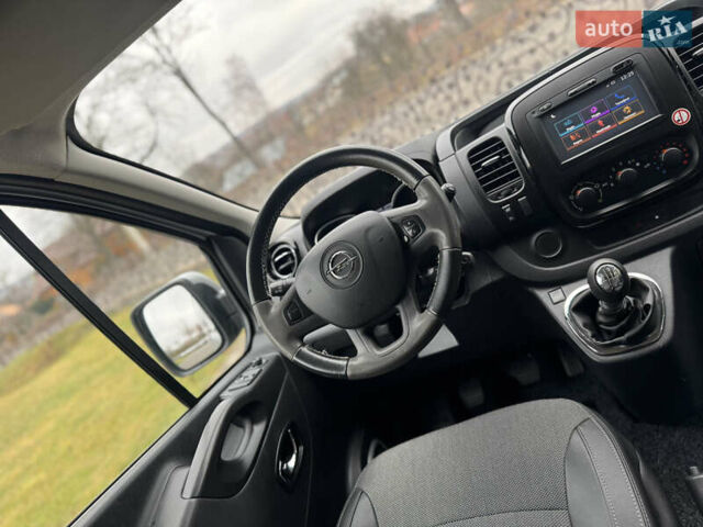 Серый Опель Виваро, объемом двигателя 1.6 л и пробегом 184 тыс. км за 16800 $, фото 60 на Automoto.ua