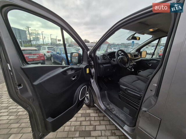 Серый Опель Виваро, объемом двигателя 1.6 л и пробегом 239 тыс. км за 12999 $, фото 10 на Automoto.ua