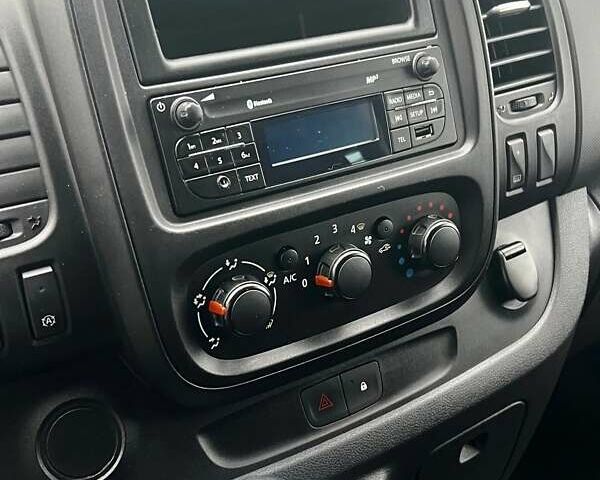 Серый Опель Виваро, объемом двигателя 1.6 л и пробегом 89 тыс. км за 12400 $, фото 19 на Automoto.ua