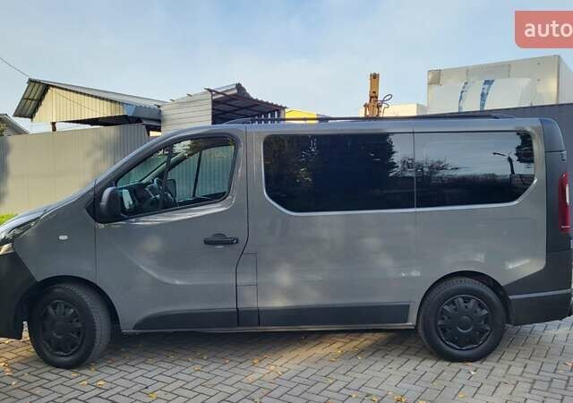 Серый Опель Виваро, объемом двигателя 1.6 л и пробегом 310 тыс. км за 15900 $, фото 2 на Automoto.ua