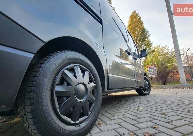 Серый Опель Виваро, объемом двигателя 1.6 л и пробегом 310 тыс. км за 15900 $, фото 10 на Automoto.ua