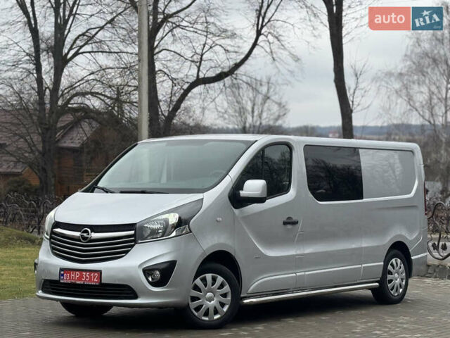 Серый Опель Виваро, объемом двигателя 1.6 л и пробегом 184 тыс. км за 16800 $, фото 4 на Automoto.ua