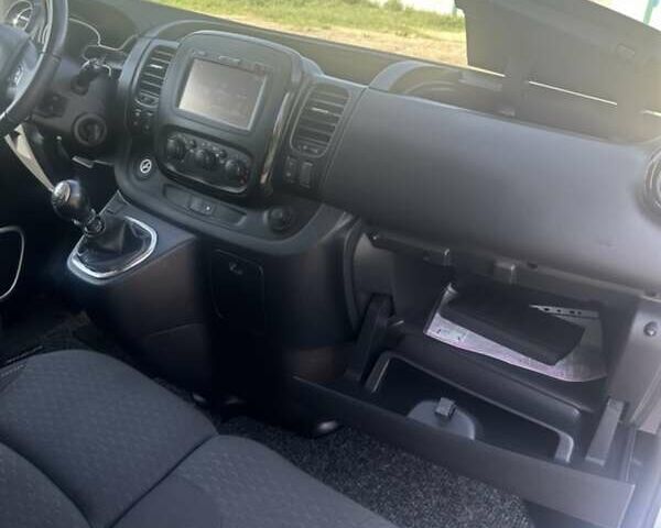 Серый Опель Виваро, объемом двигателя 1.6 л и пробегом 141 тыс. км за 17600 $, фото 5 на Automoto.ua