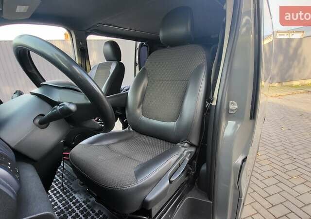 Серый Опель Виваро, объемом двигателя 1.6 л и пробегом 310 тыс. км за 15900 $, фото 26 на Automoto.ua