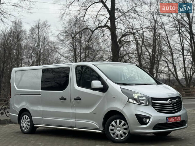 Серый Опель Виваро, объемом двигателя 1.6 л и пробегом 184 тыс. км за 16800 $, фото 5 на Automoto.ua