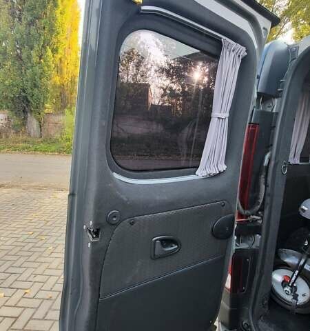 Серый Опель Виваро, объемом двигателя 1.6 л и пробегом 310 тыс. км за 15900 $, фото 34 на Automoto.ua