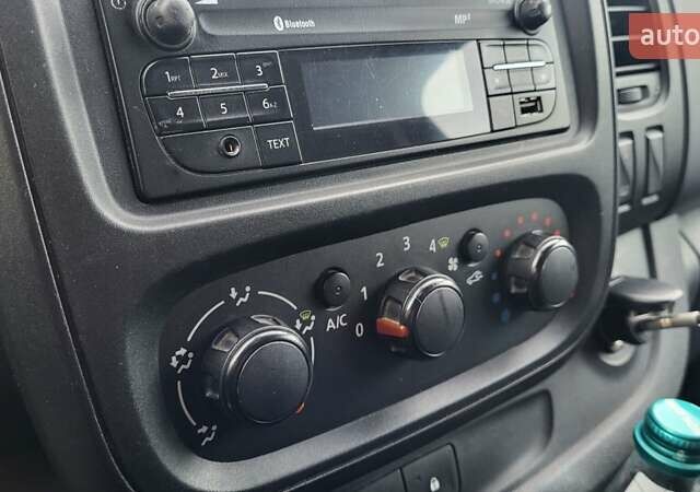 Серый Опель Виваро, объемом двигателя 1.6 л и пробегом 310 тыс. км за 15900 $, фото 30 на Automoto.ua