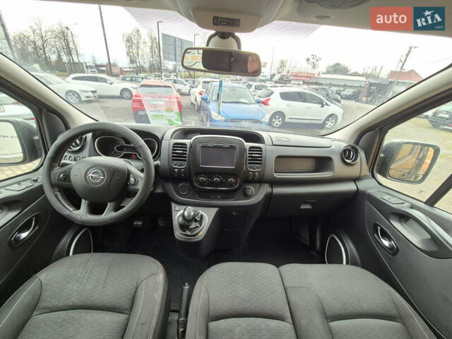 Серый Опель Виваро, объемом двигателя 1.6 л и пробегом 239 тыс. км за 12999 $, фото 16 на Automoto.ua