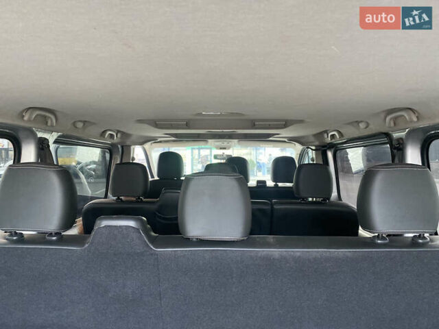 Серый Опель Виваро, объемом двигателя 1.6 л и пробегом 210 тыс. км за 15000 $, фото 28 на Automoto.ua