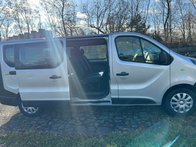 Серый Опель Виваро, объемом двигателя 1.6 л и пробегом 200 тыс. км за 9700 $, фото 4 на Automoto.ua