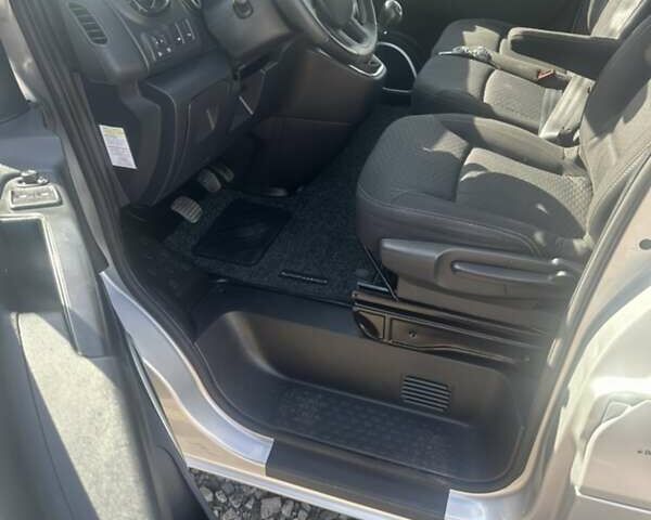 Серый Опель Виваро, объемом двигателя 1.6 л и пробегом 141 тыс. км за 17600 $, фото 13 на Automoto.ua