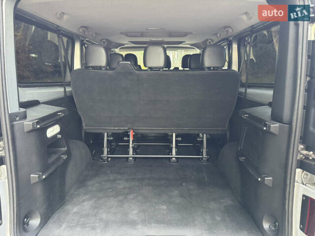 Серый Опель Виваро, объемом двигателя 1.6 л и пробегом 235 тыс. км за 15500 $, фото 22 на Automoto.ua