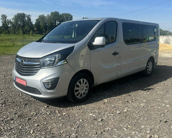 Серый Опель Виваро, объемом двигателя 1.6 л и пробегом 141 тыс. км за 21000 $, фото 48 на Automoto.ua