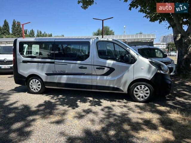 Серый Опель Виваро, объемом двигателя 1.6 л и пробегом 190 тыс. км за 20500 $, фото 4 на Automoto.ua