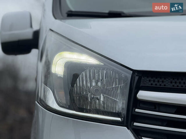 Серый Опель Виваро, объемом двигателя 1.6 л и пробегом 184 тыс. км за 16800 $, фото 8 на Automoto.ua