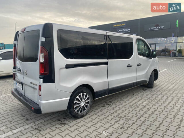 Серый Опель Виваро, объемом двигателя 1.6 л и пробегом 210 тыс. км за 15000 $, фото 7 на Automoto.ua