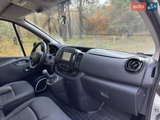 Серый Опель Виваро, объемом двигателя 1.6 л и пробегом 235 тыс. км за 15500 $, фото 17 на Automoto.ua